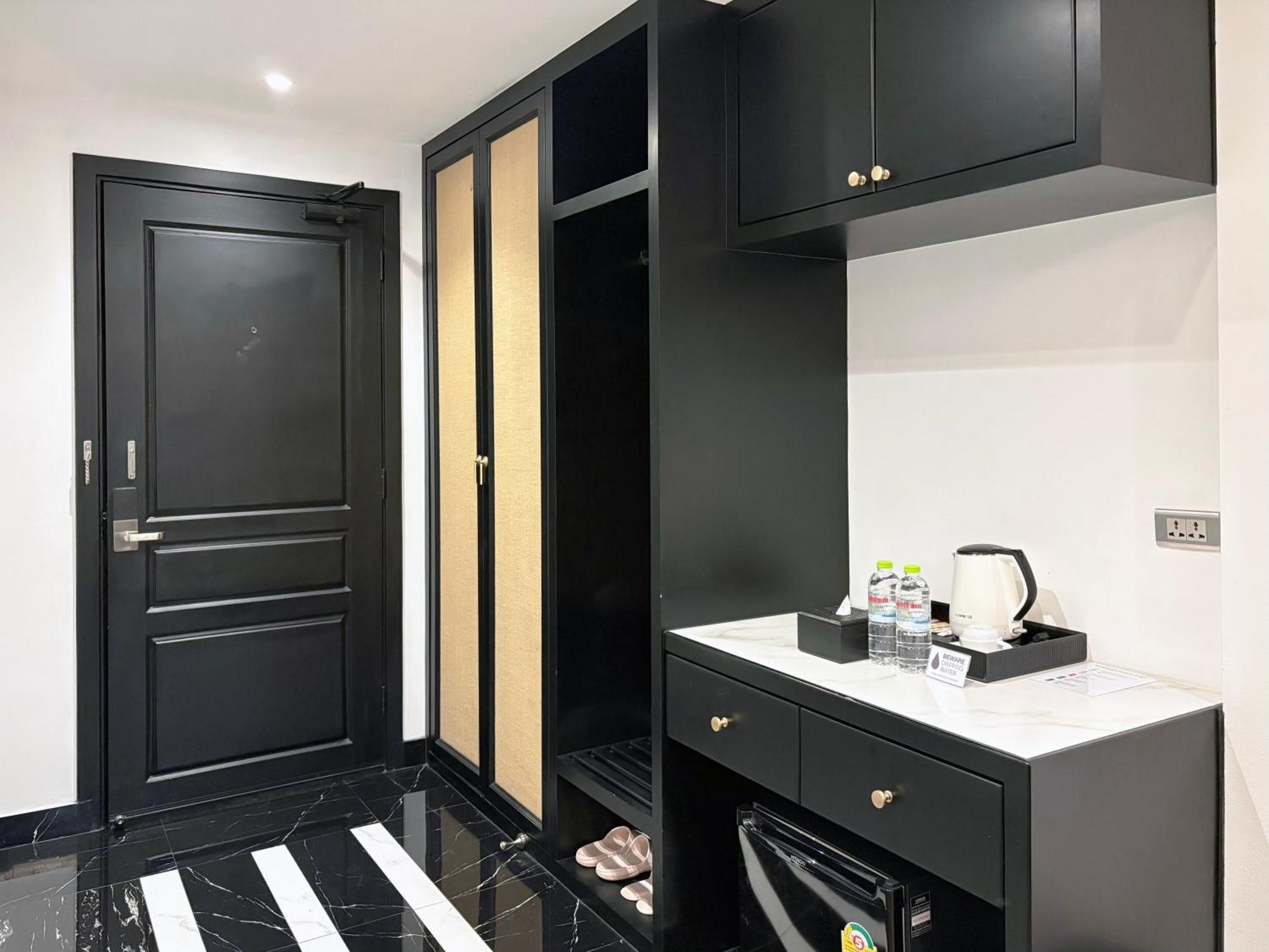Glory Boutique Suites 清迈古城荣耀精品酒店 Csiangmaj Kültér fotó