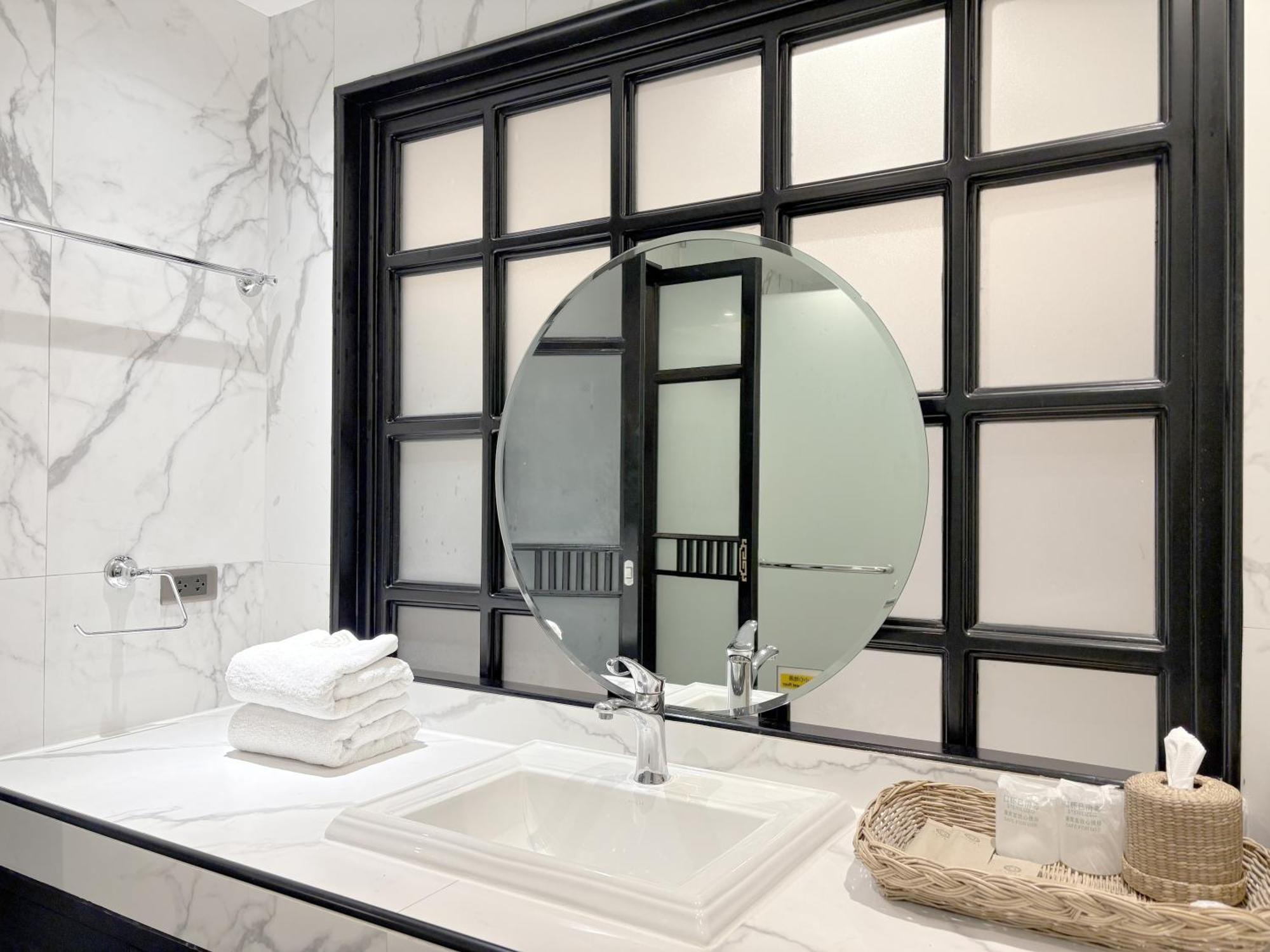 Glory Boutique Suites 清迈古城荣耀精品酒店 Csiangmaj Kültér fotó